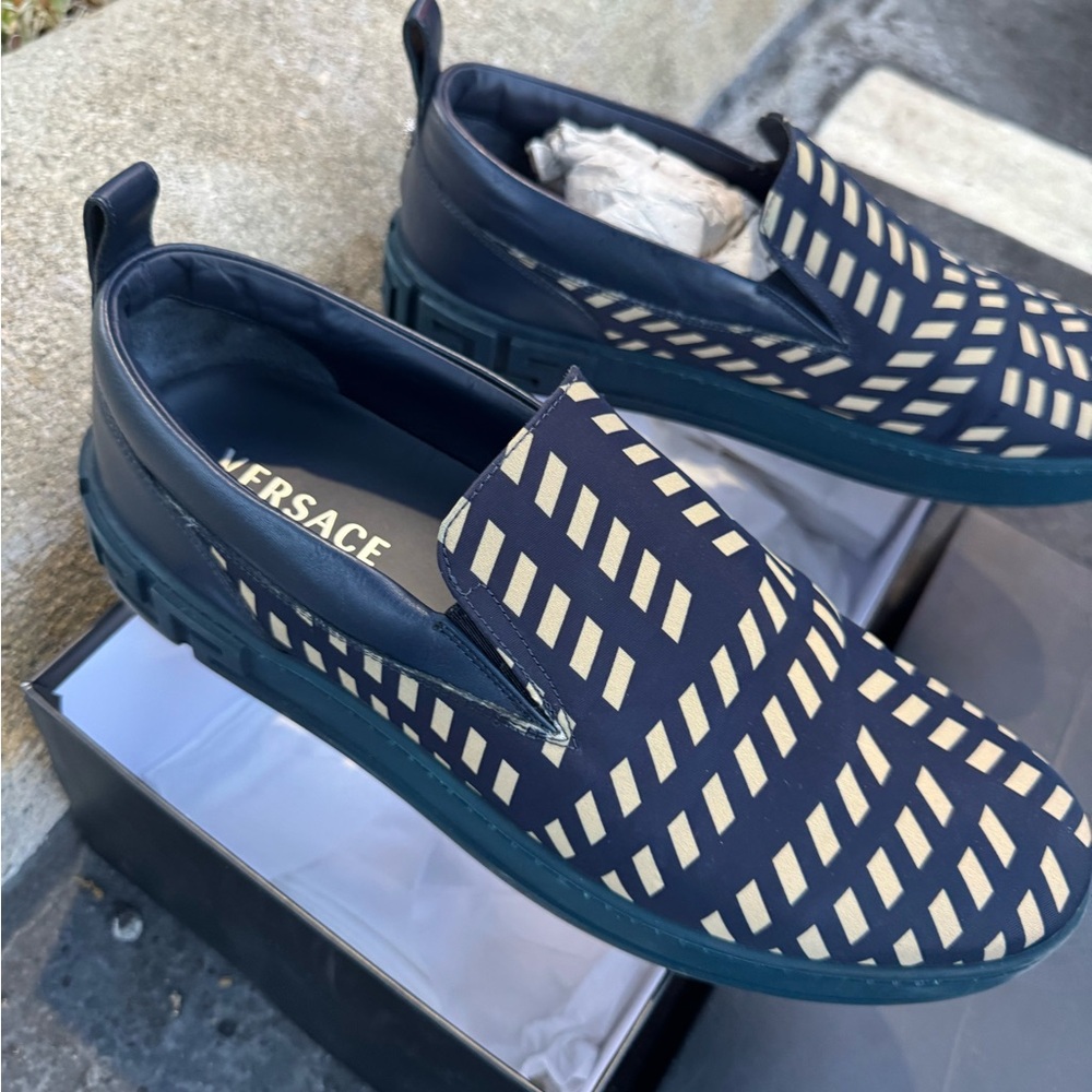 Versace Navy & Cream Patterned Slip-On Loafers